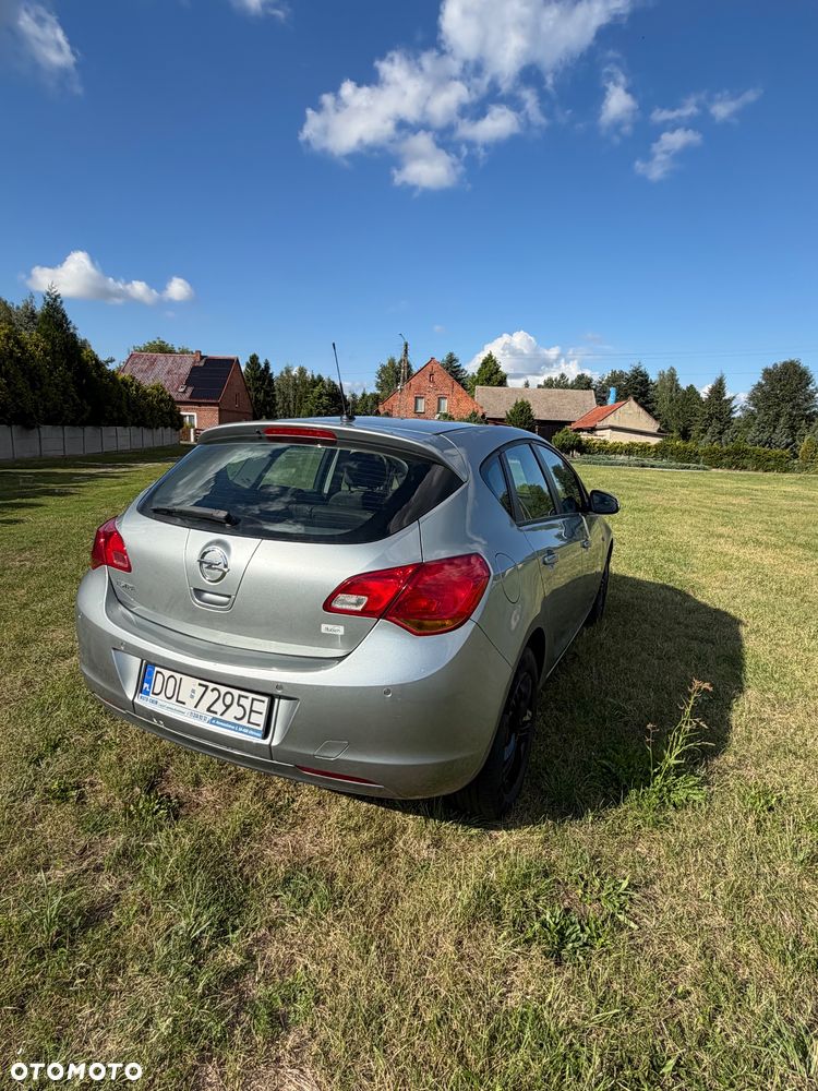 Opel Astra 1.6 - 8