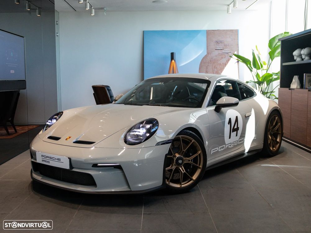 Porsche 911 (992)