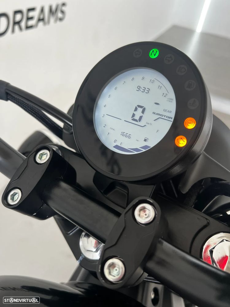 QJ Motor SRV 125 - 11