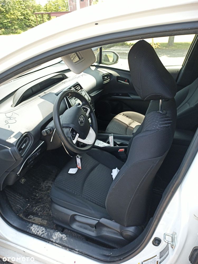 Toyota Prius - 4