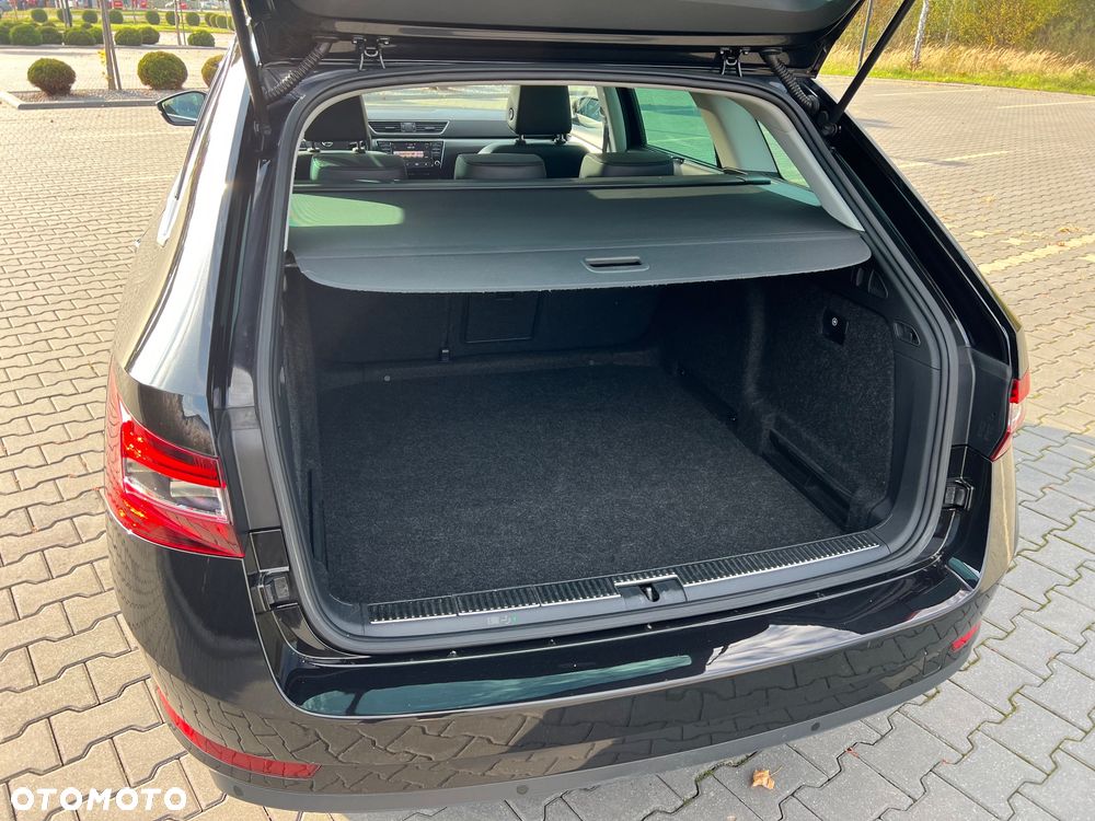 Skoda Superb 1.6 TDI DSG Style - 26