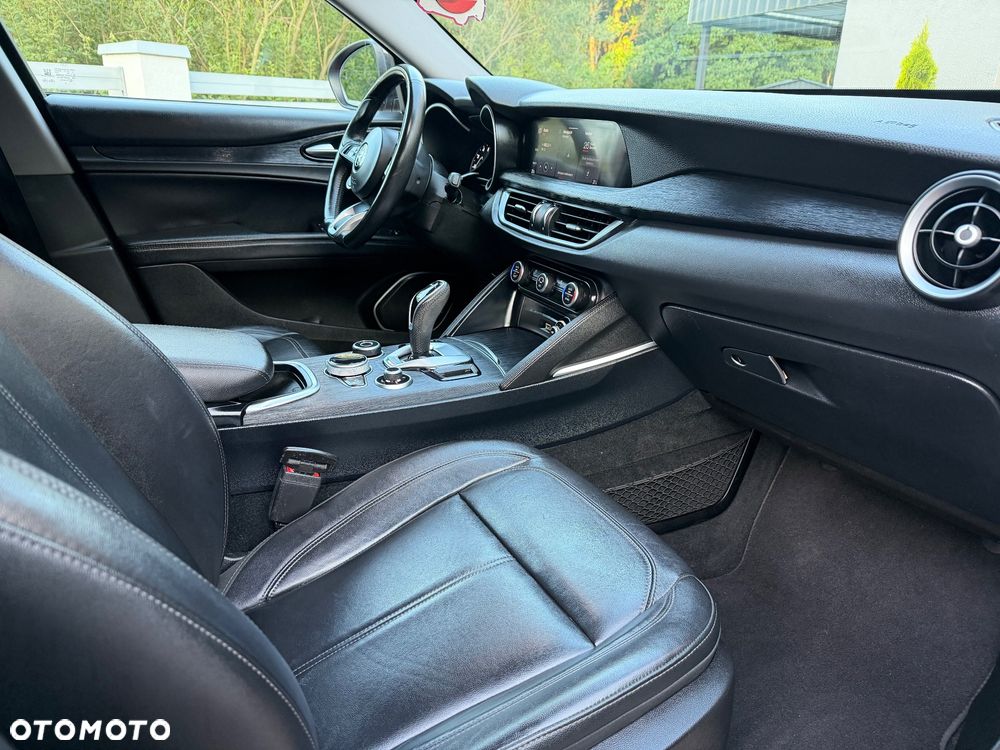 Alfa Romeo Stelvio - 6