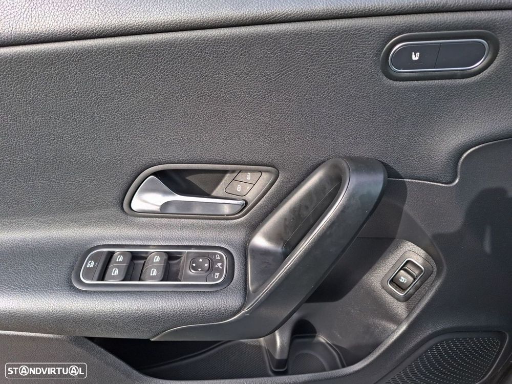 Mercedes-Benz CLA 180 d Shooting Brake AMG Line Aut. - 19