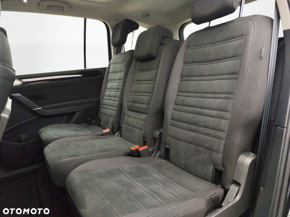Volkswagen Touran - 14