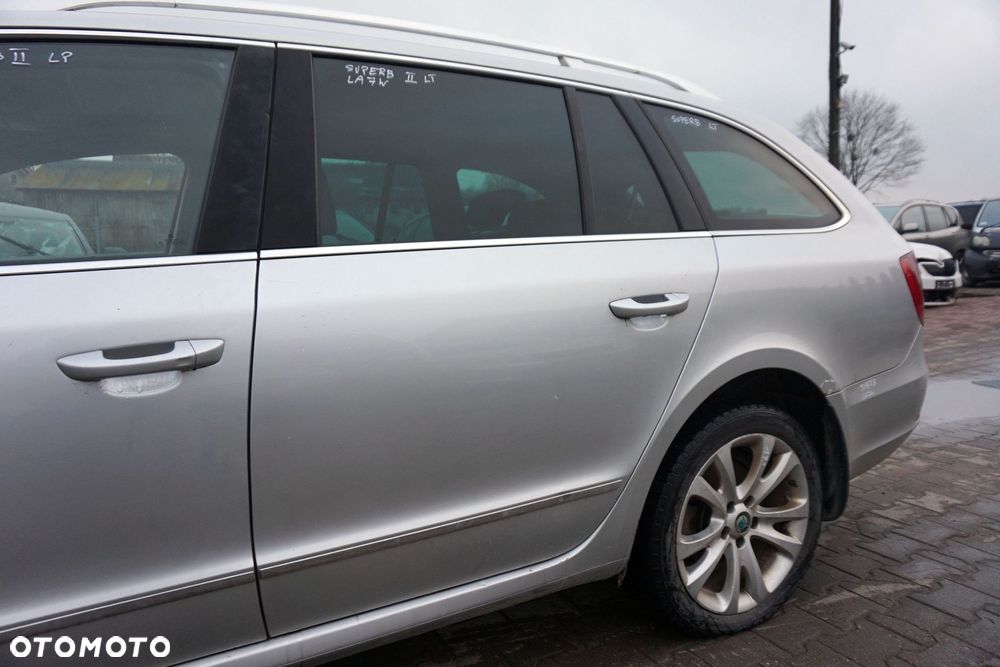 DRZWI TYLNE LEWE SUPERB II 3T KOMBI LA7W  SREBRNY SKODA 2008-2013 - 3