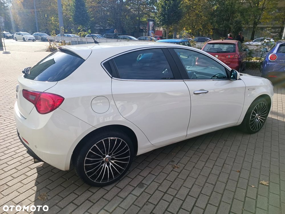Alfa Romeo Giulietta 2.0 JTDM 16V - 8