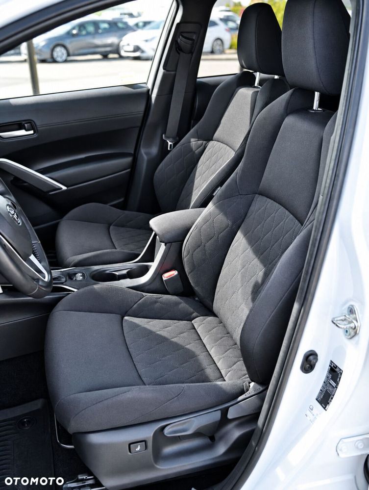 Toyota Corolla Cross - 11