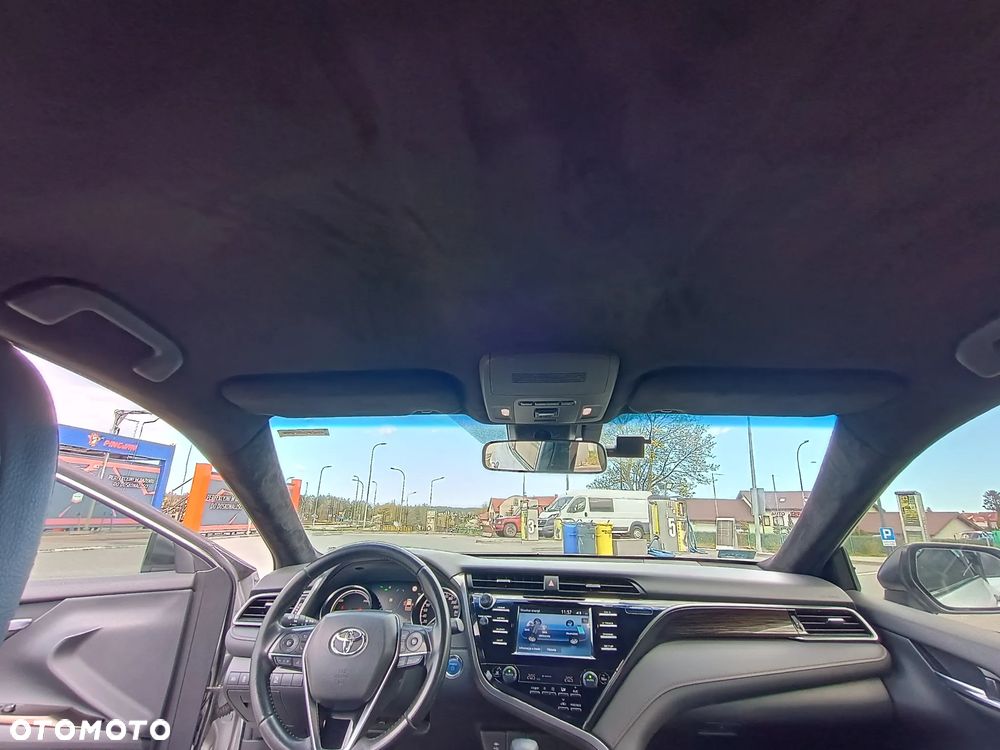 Toyota Camry 2.5 Hybrid Comfort CVT - 22