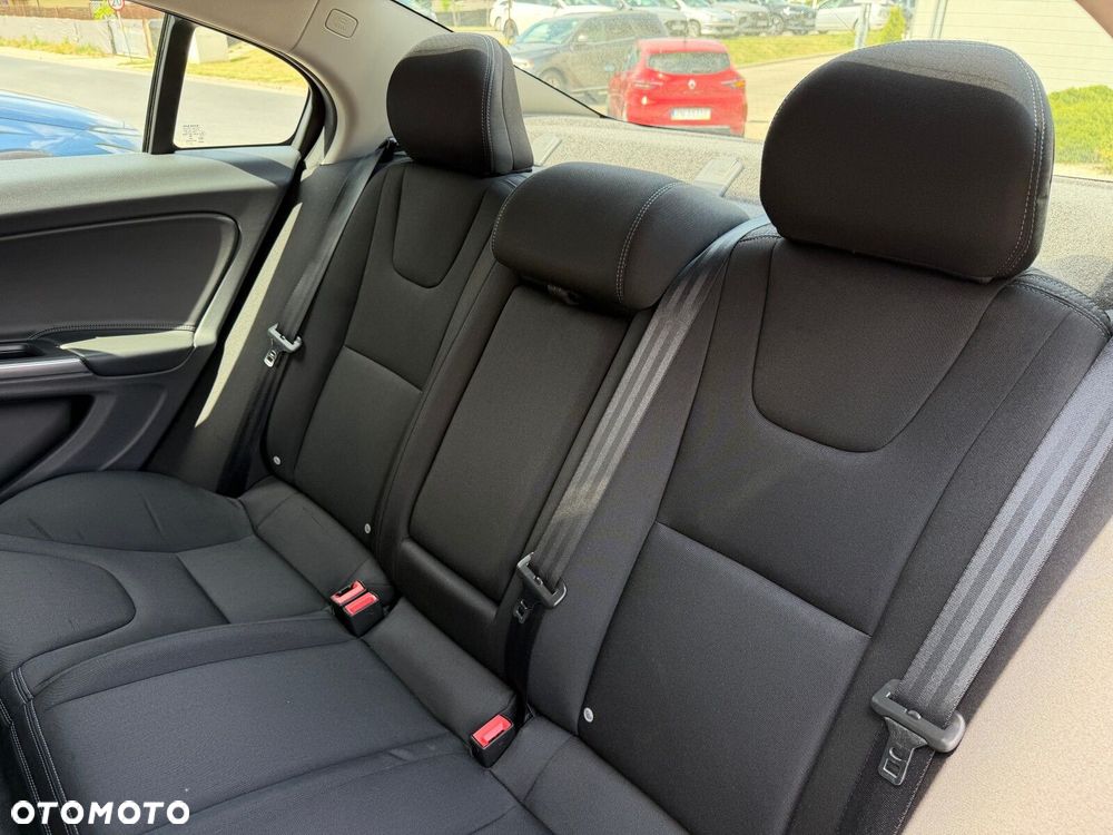 Volvo S60 T3 Drive-E Kinetic - 32
