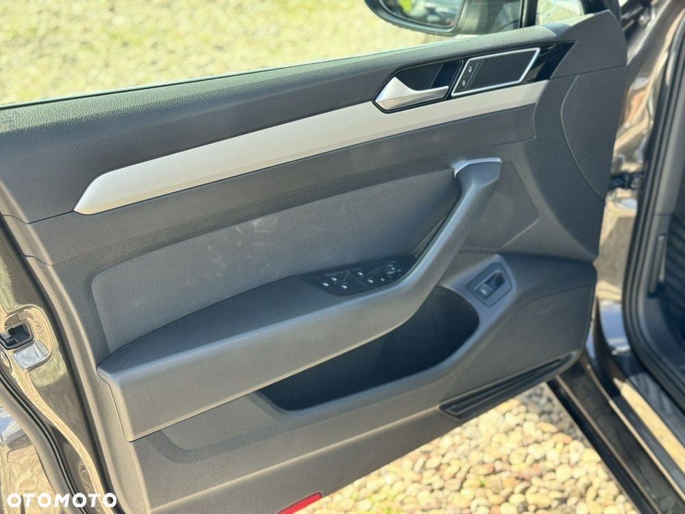 Volkswagen Passat 1.5 TSI EVO Comfortline - 12