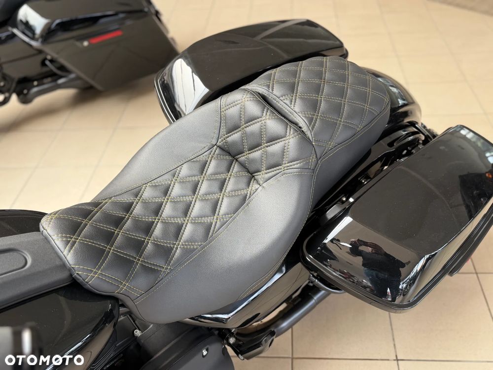 Harley-Davidson Touring Road Glide - 25