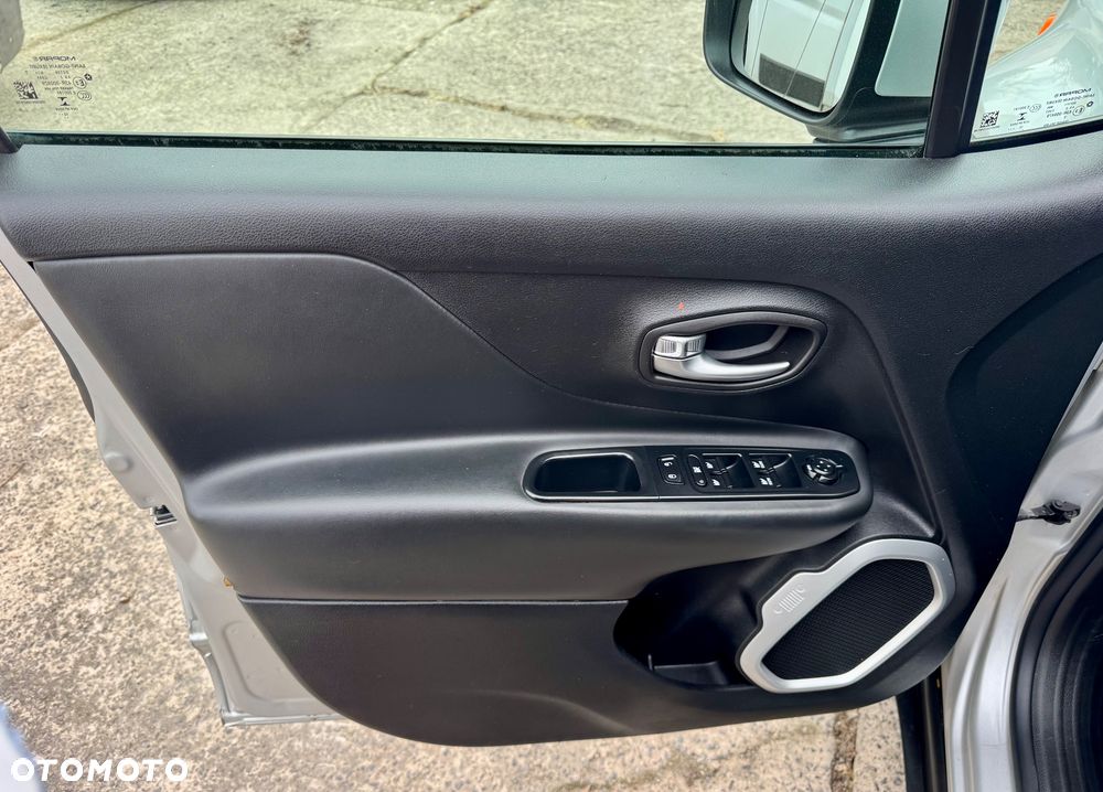 Jeep Renegade - 15