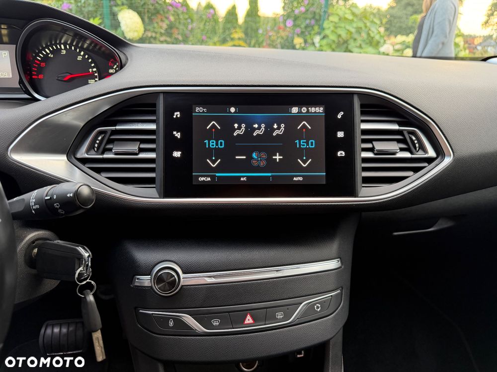 Peugeot 308 1.5 BlueHDi Allure Pack S&S EAT8 - 37