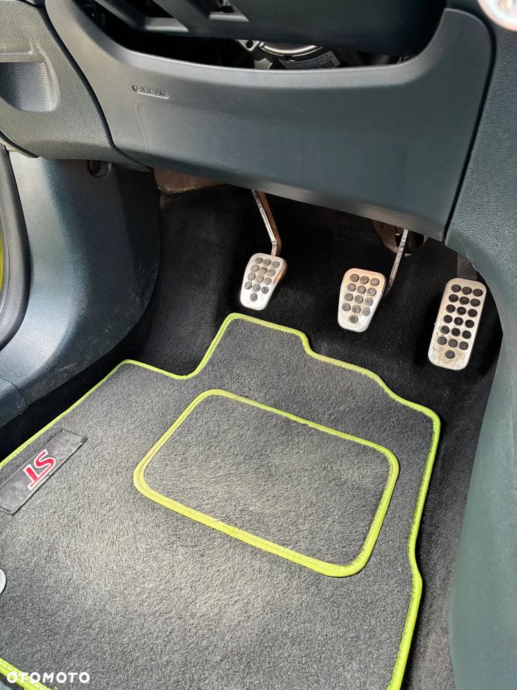 Ford Fiesta - 16