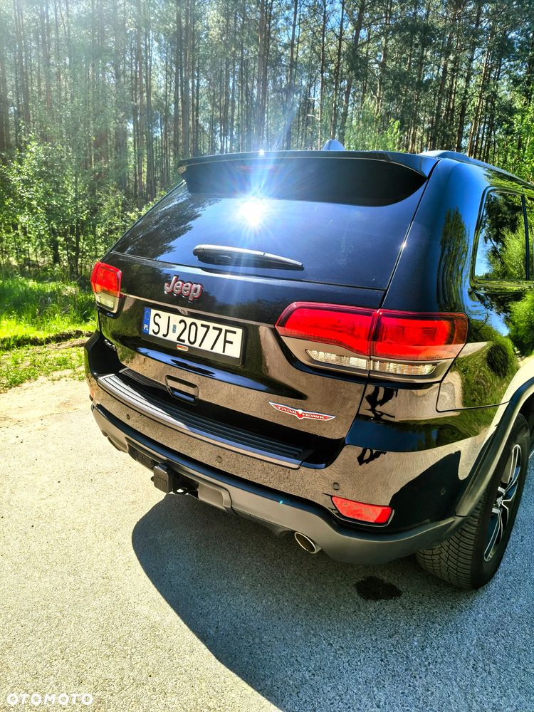 Jeep Grand Cherokee - 21
