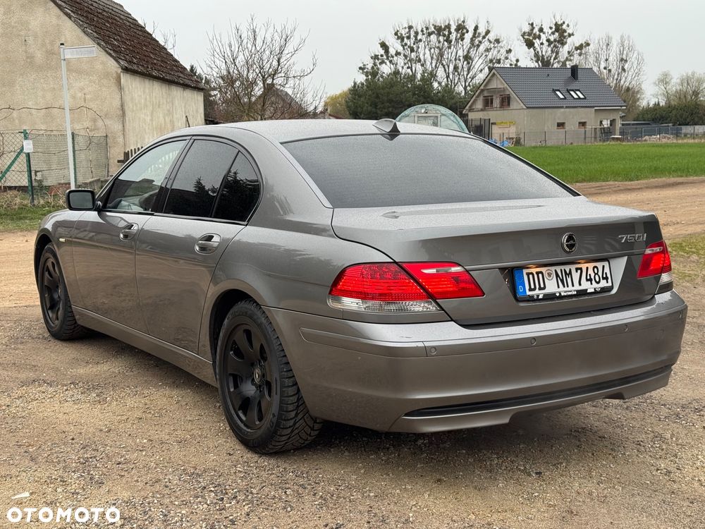BMW Seria 7 750i L - 6