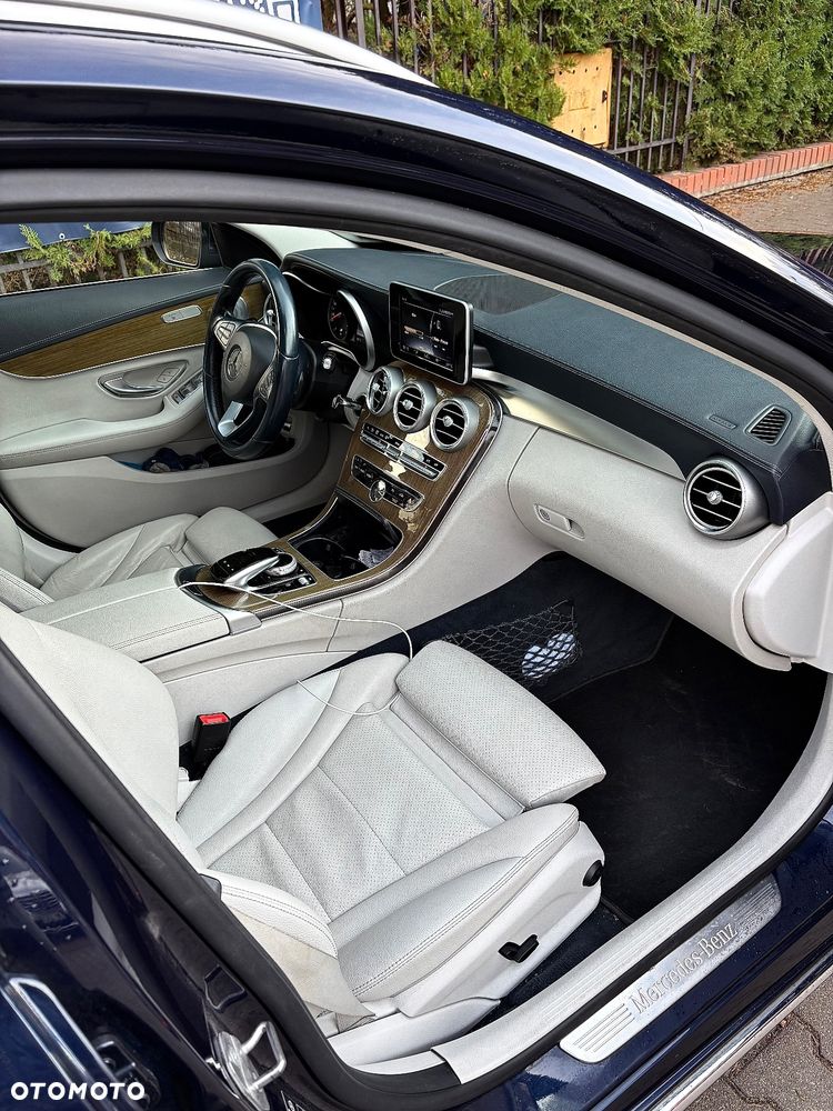 Mercedes-Benz Klasa C 200 4-Matic 7G-TRONIC - 17