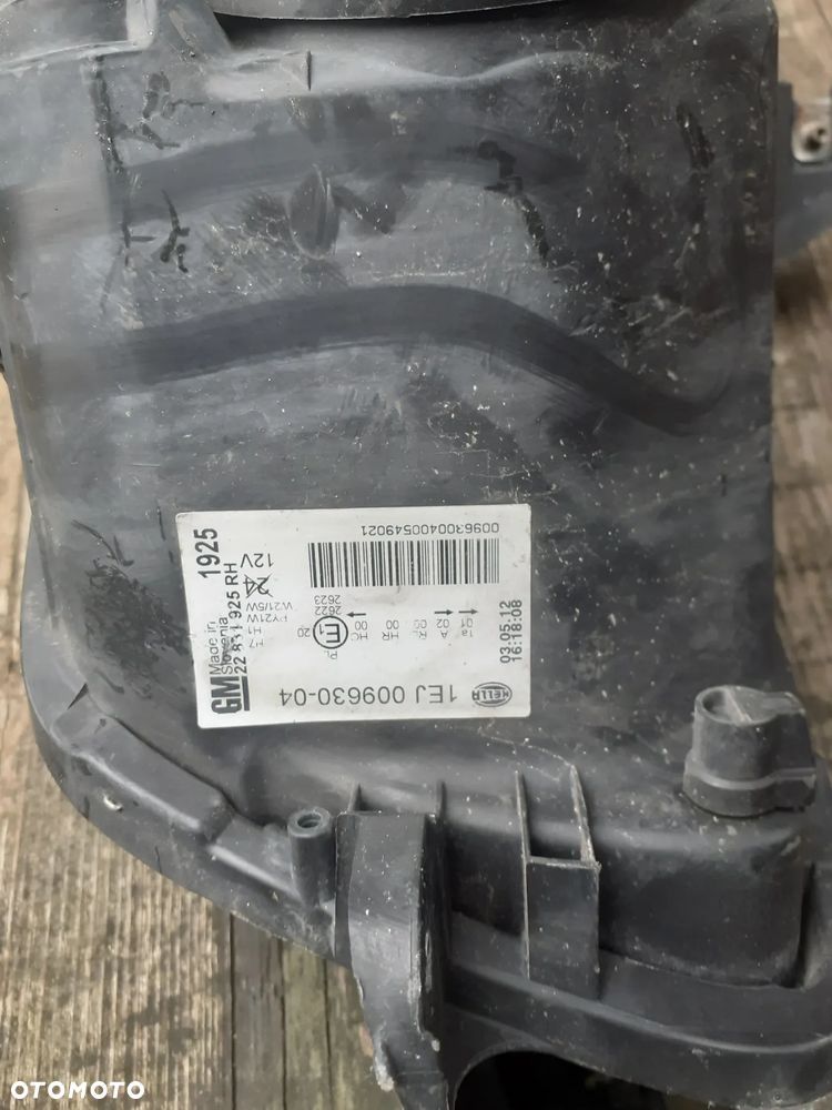 .  PRZOD PRZEDNIA LAMPA PRAWA OPEL INSIGNIA A - 6