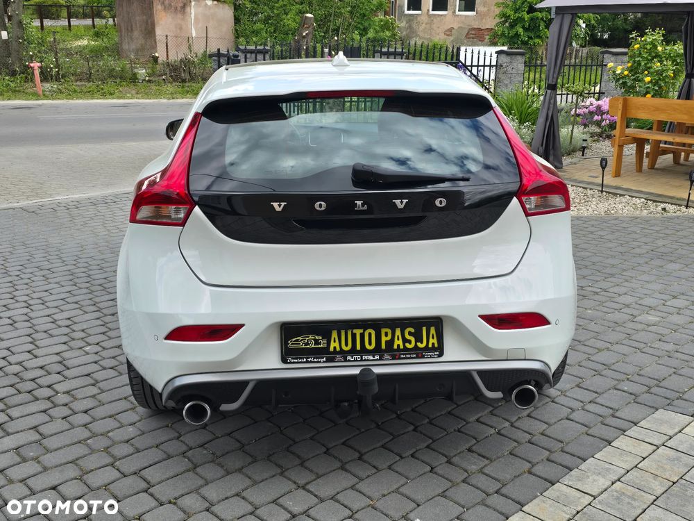 Volvo V40 D2 R Design - 12