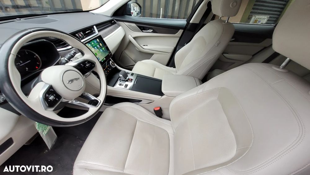 Jaguar F-Pace - 8