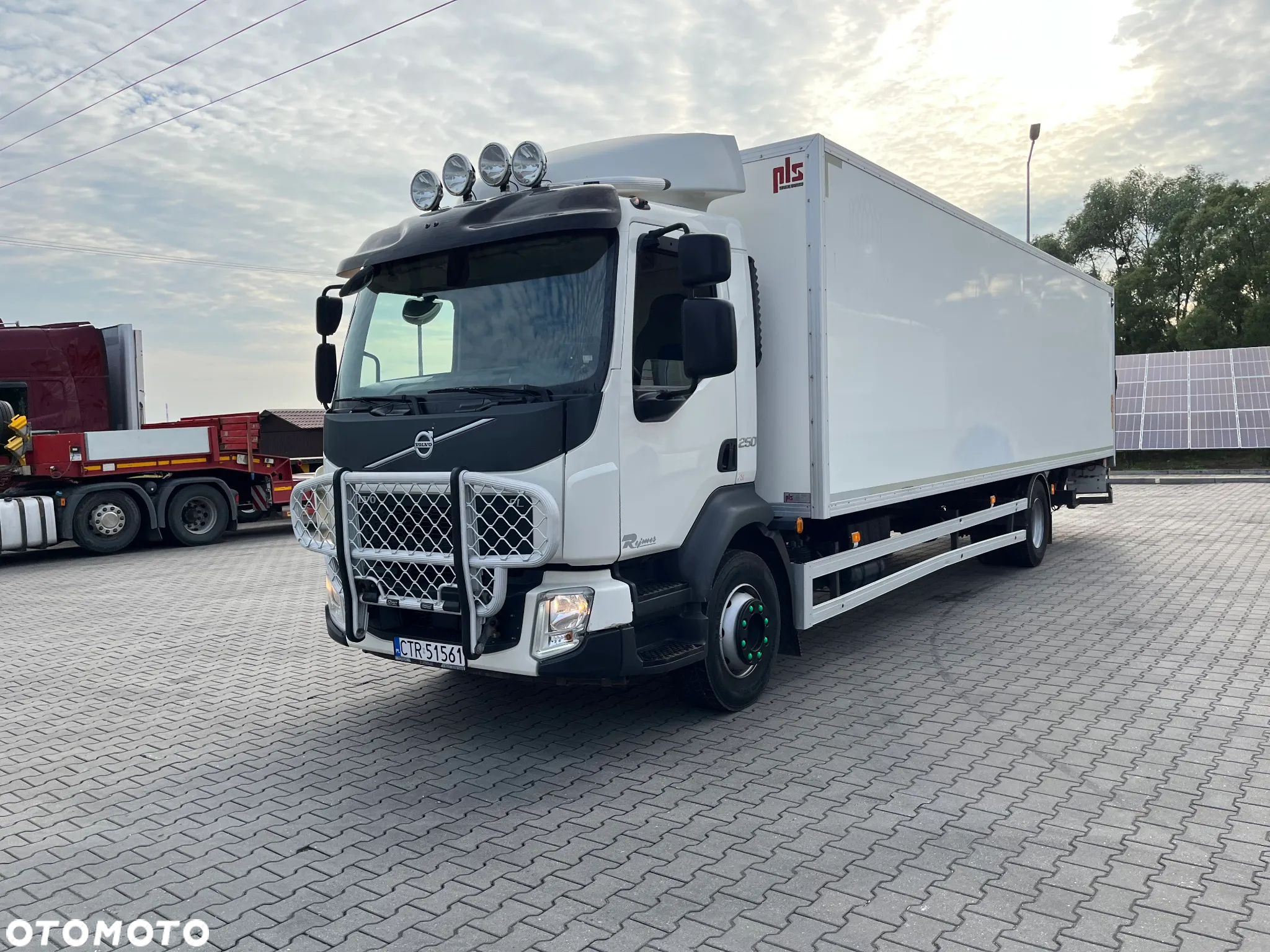 Volvo - 2