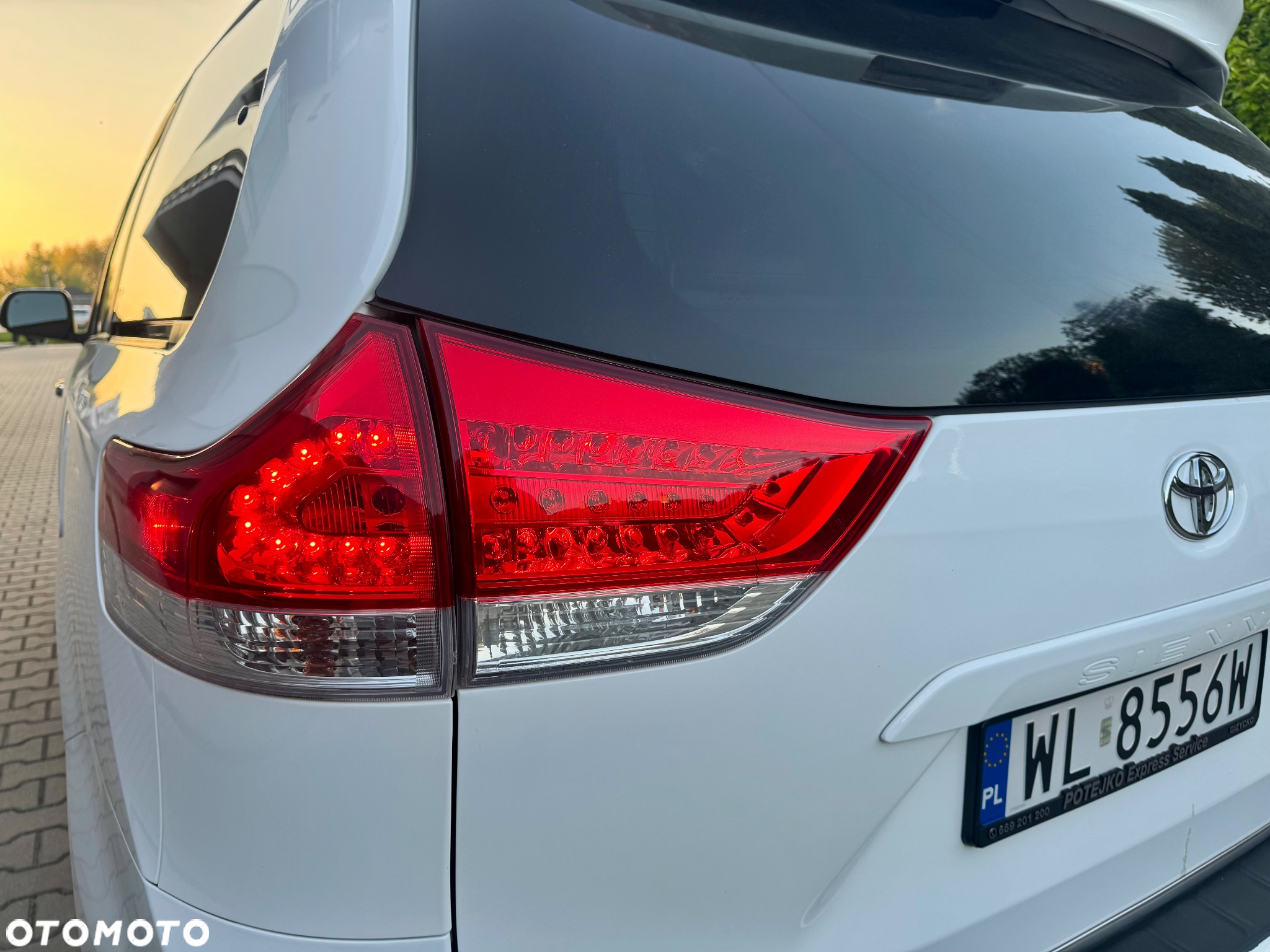 Toyota Sienna 3.5 V6 - 16