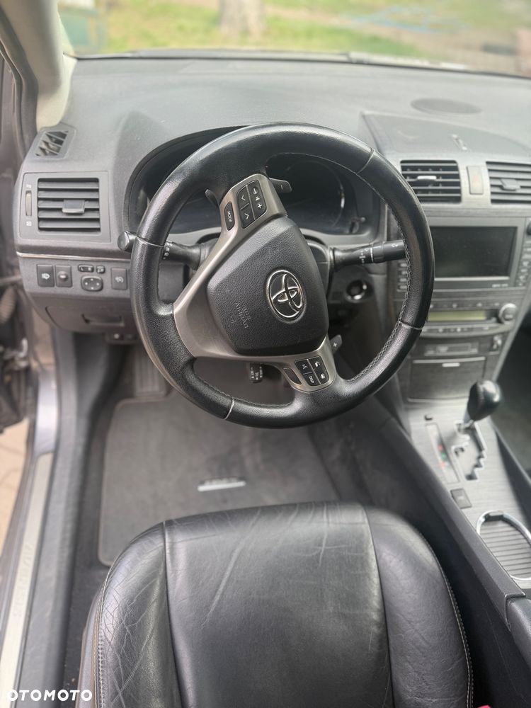 Toyota Avensis 2.2 D-4D Prestige - 12