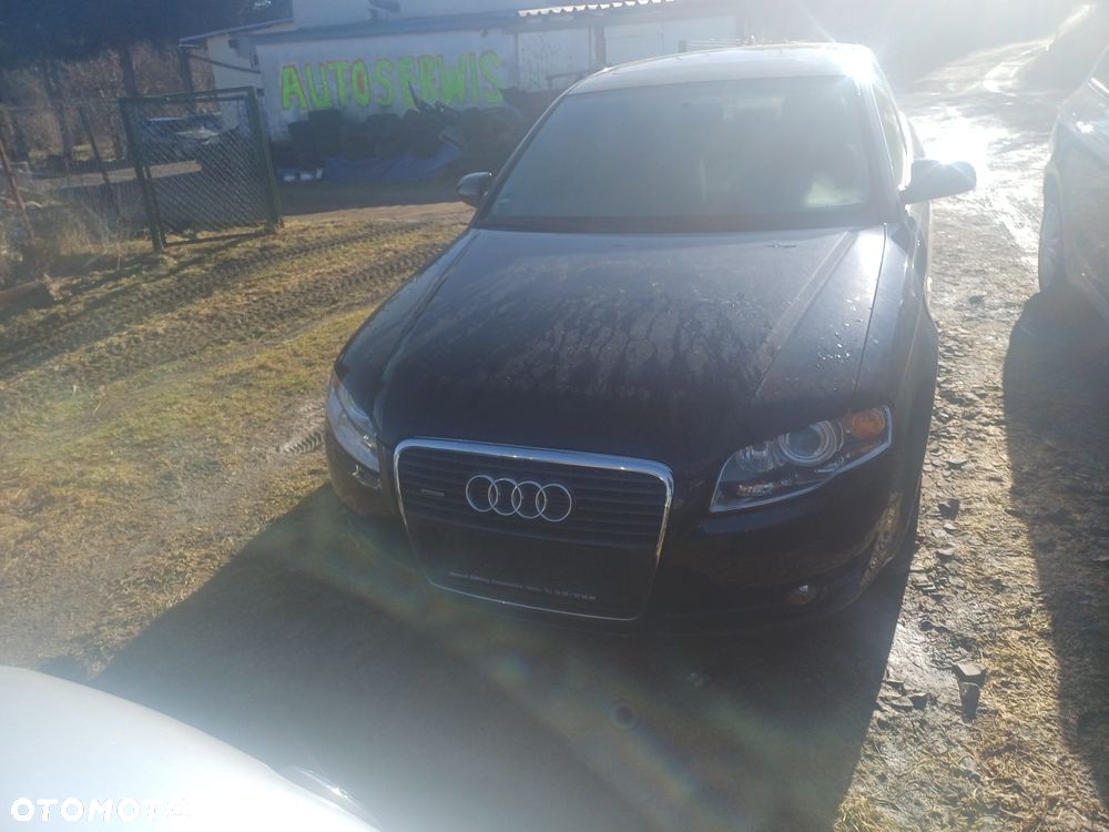 Audi A4 Limousine - 1