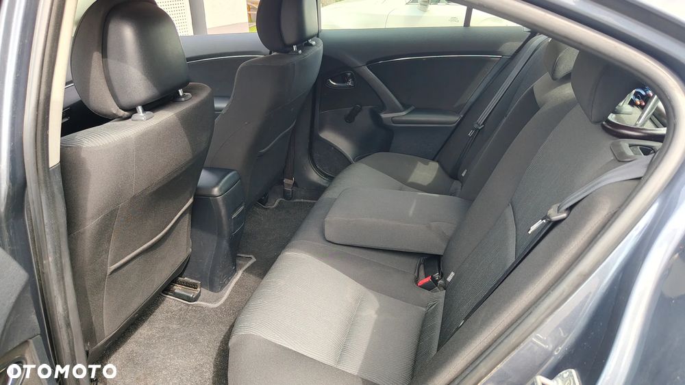 Toyota Avensis 1.8 Luna - 8