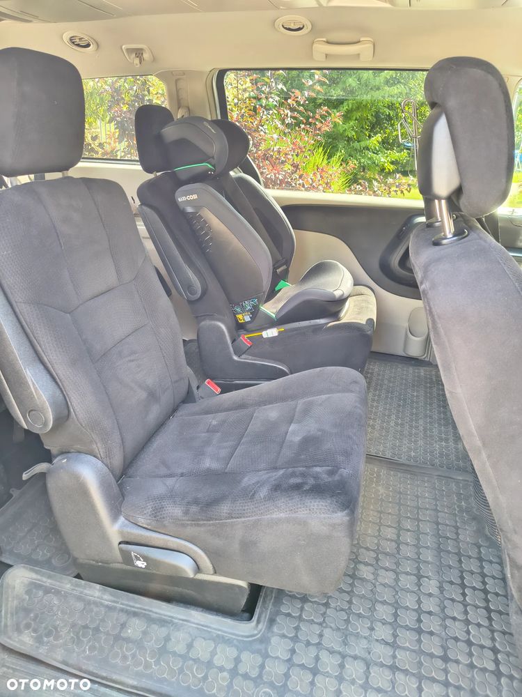 Dodge Grand Caravan - 11