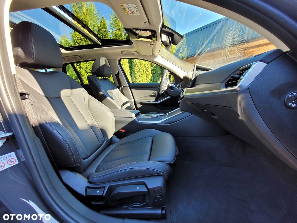 BMW Seria 3 320d xDrive mHEV sport - 26