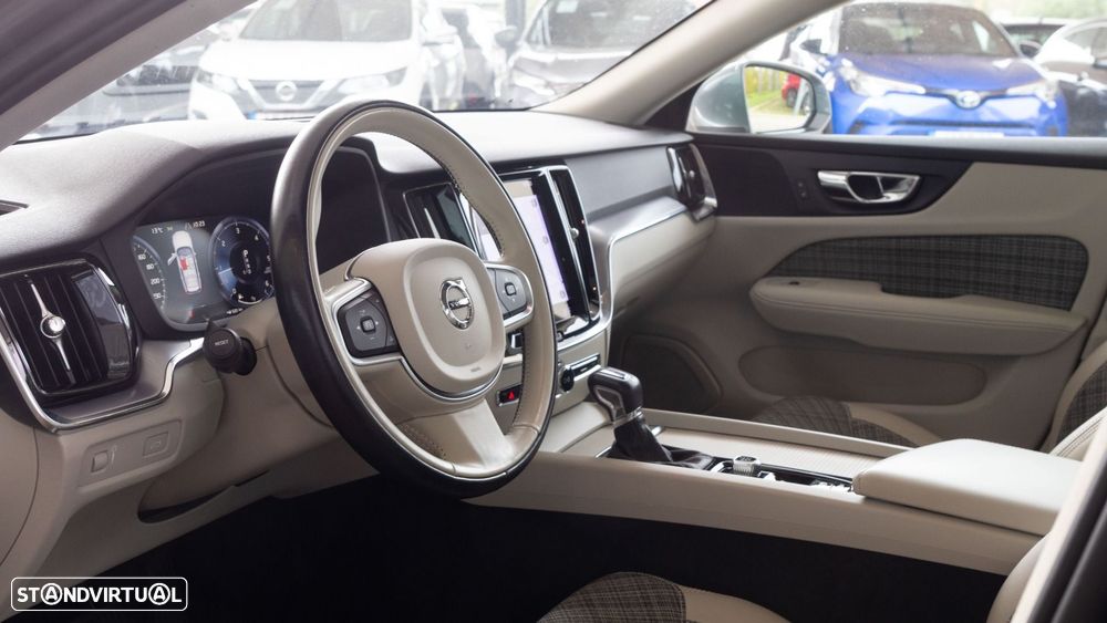 Volvo V60 2.0 D4 Momentum Plus Geartronic - 4