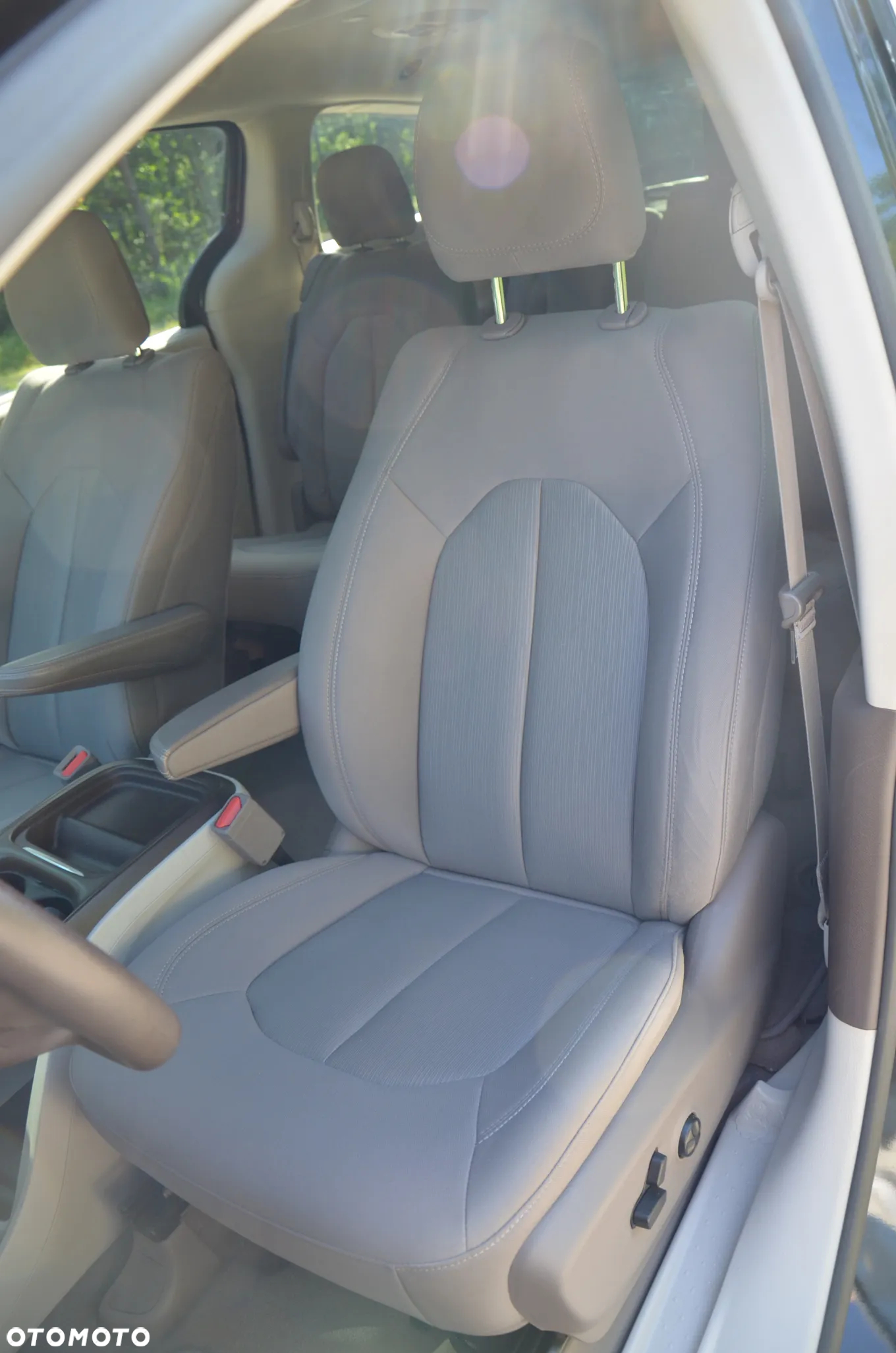 Chrysler Pacifica - 14
