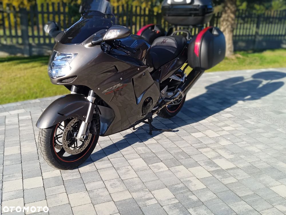 Honda CBR - 33