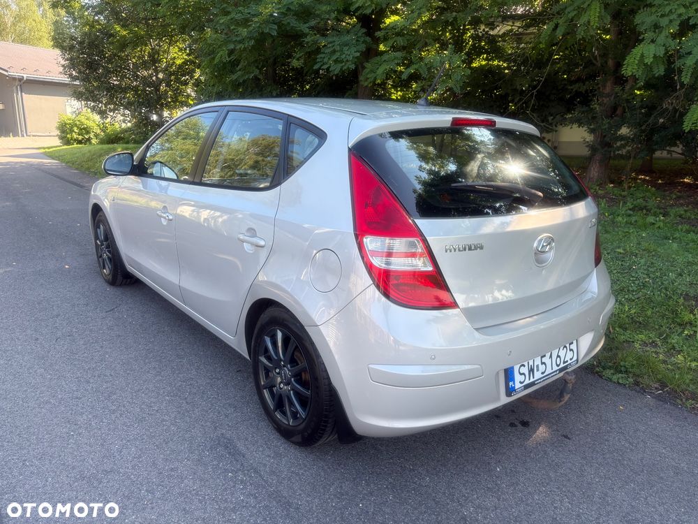 Hyundai i30 1.6 Premium EU5 - 3