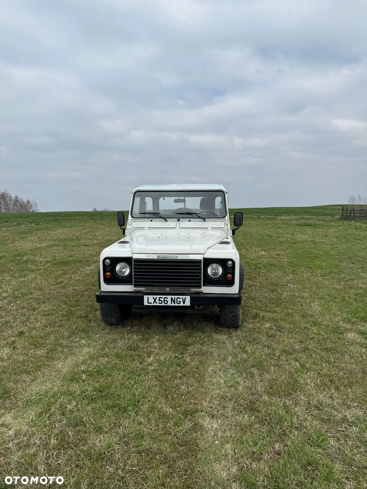 Land Rover Defender - 2