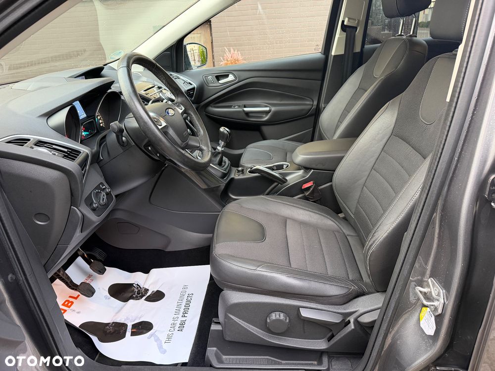Ford Kuga - 33