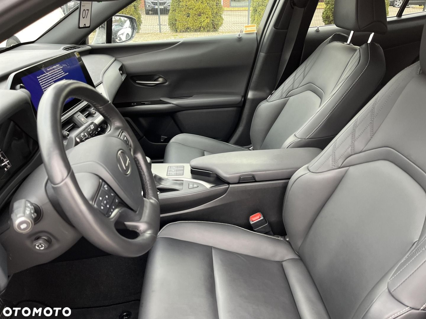 Lexus UX 200 F Sport 2WD - 15