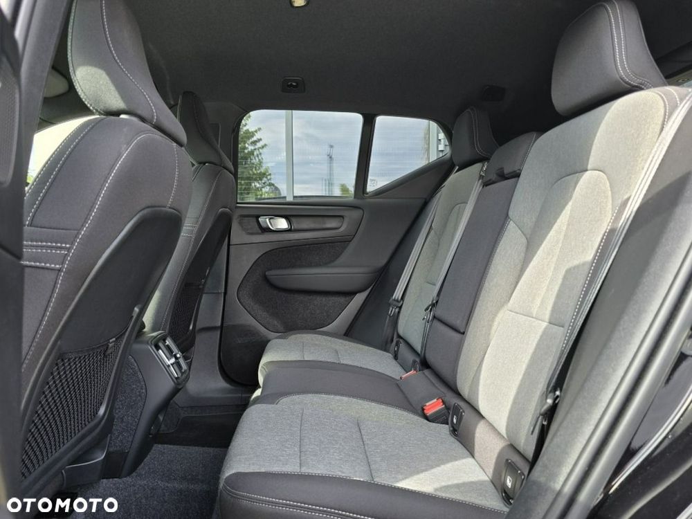 Volvo XC 40 B4 Plus Dark - 8