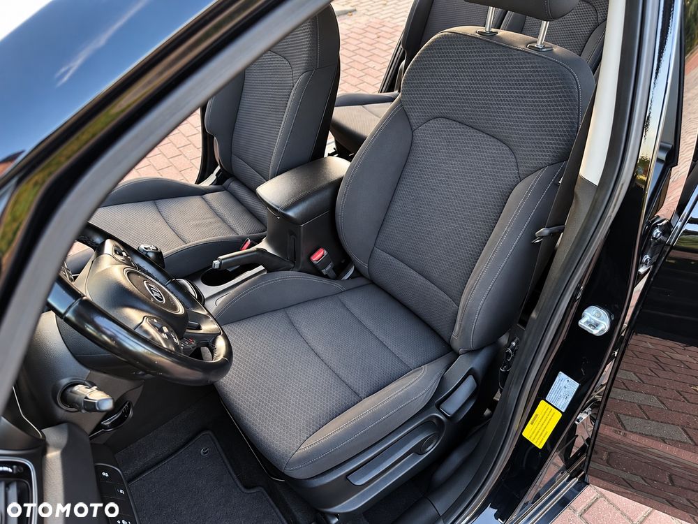 Kia Carens - 5