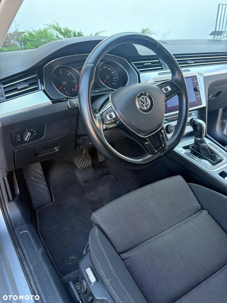 Volkswagen Passat 2.0 TDI SCR Comfortline DSG - 9