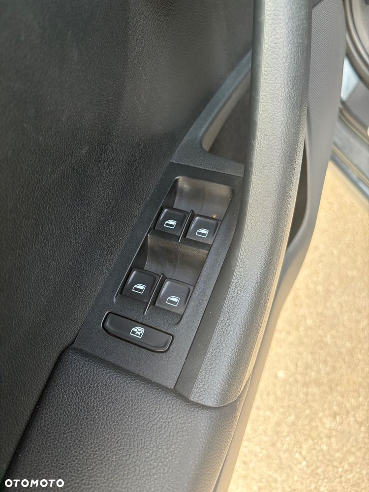 Skoda Octavia 2.0 TDI RS DSG - 33