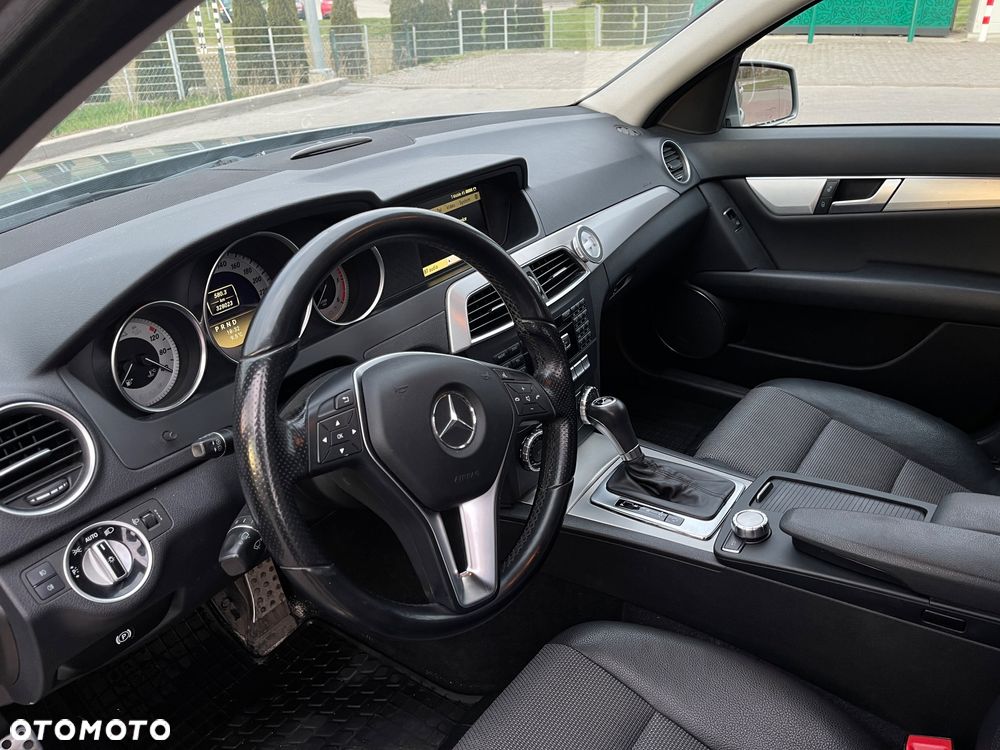 Mercedes-Benz Klasa C 220 CDI DPF (BlueEFFICIENCY) 7G-TRONIC Avantgarde - 8
