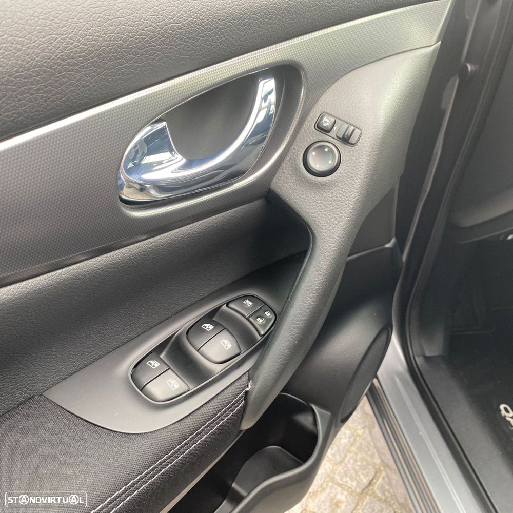 Nissan Qashqai 1.6 dCi N-Connecta Led Xtronic - 25