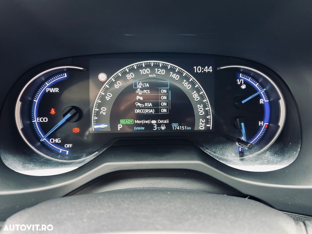 Toyota RAV4 - 10