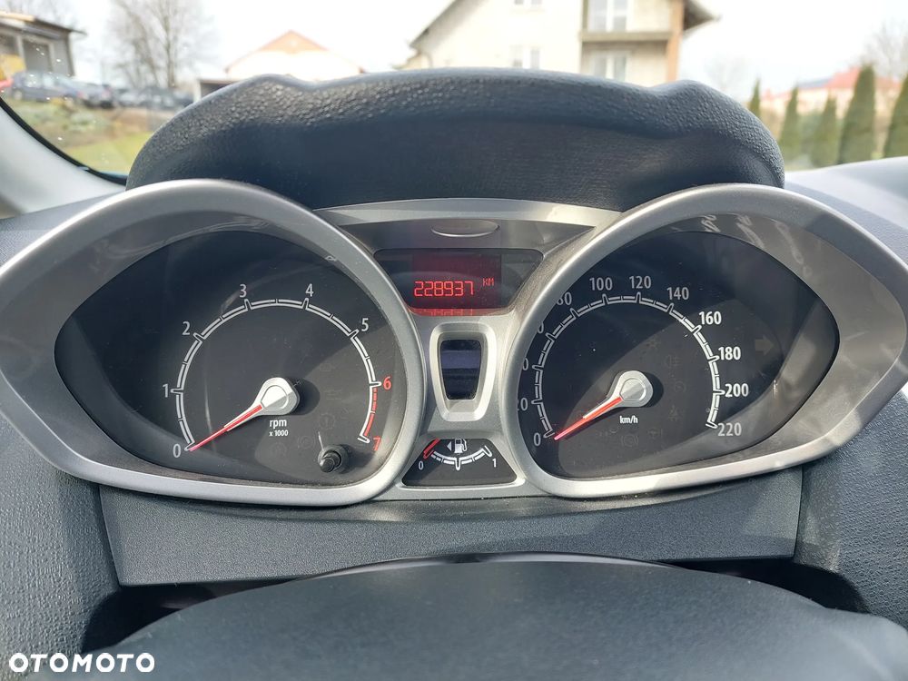 Ford Fiesta 1.6 Ti-VCT Titanium - 5