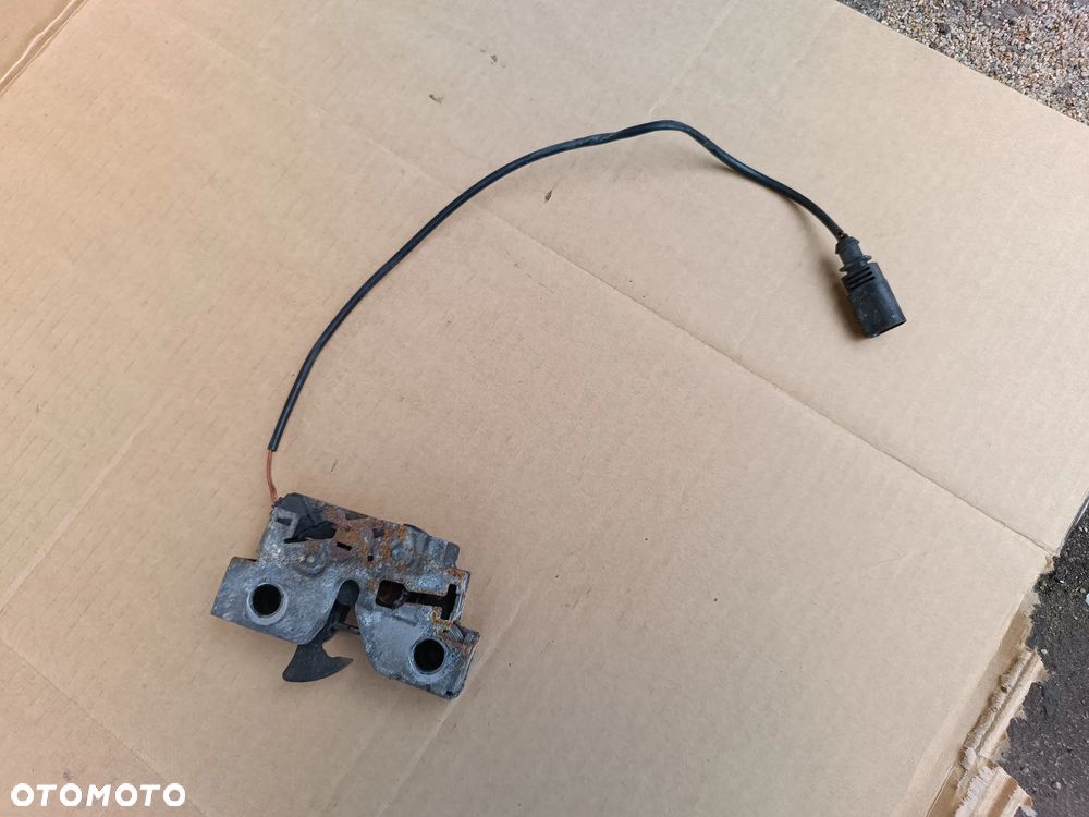 SKODA OCTAVIA III 3 ZAMEK MASKI - 1