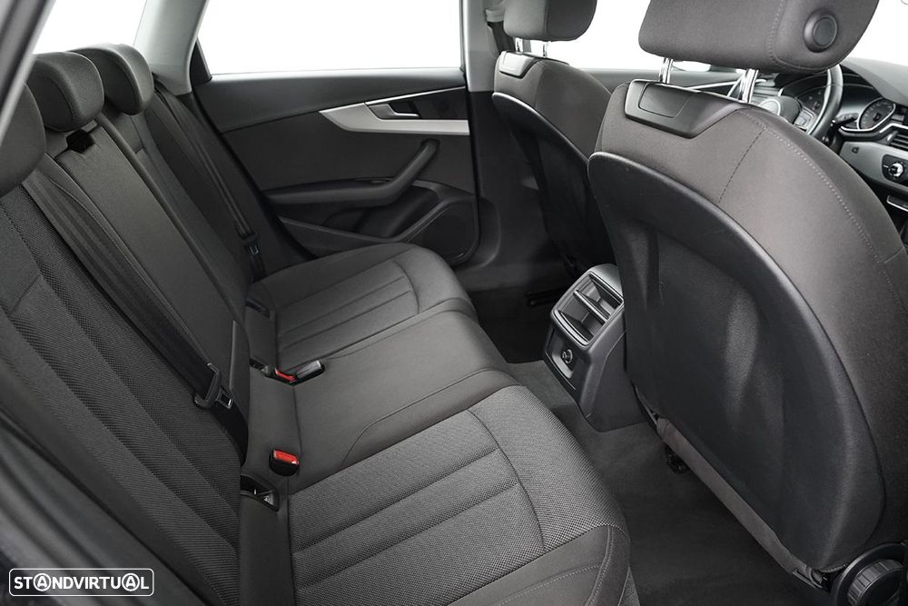 Audi A4 Avant 30 TDI S tronic - 21