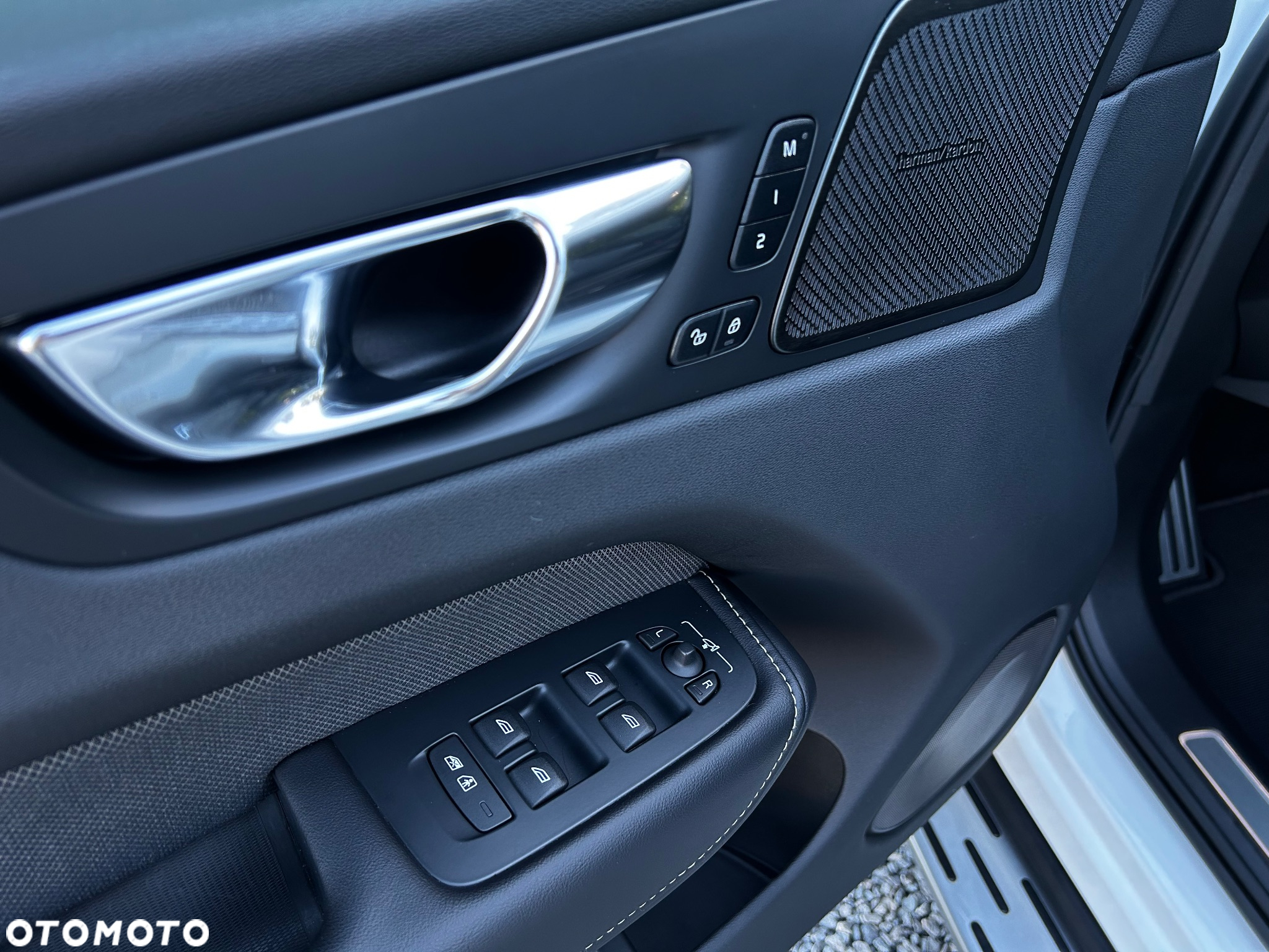 Volvo XC 60 B5 B AWD Geartronic RDesign - 25