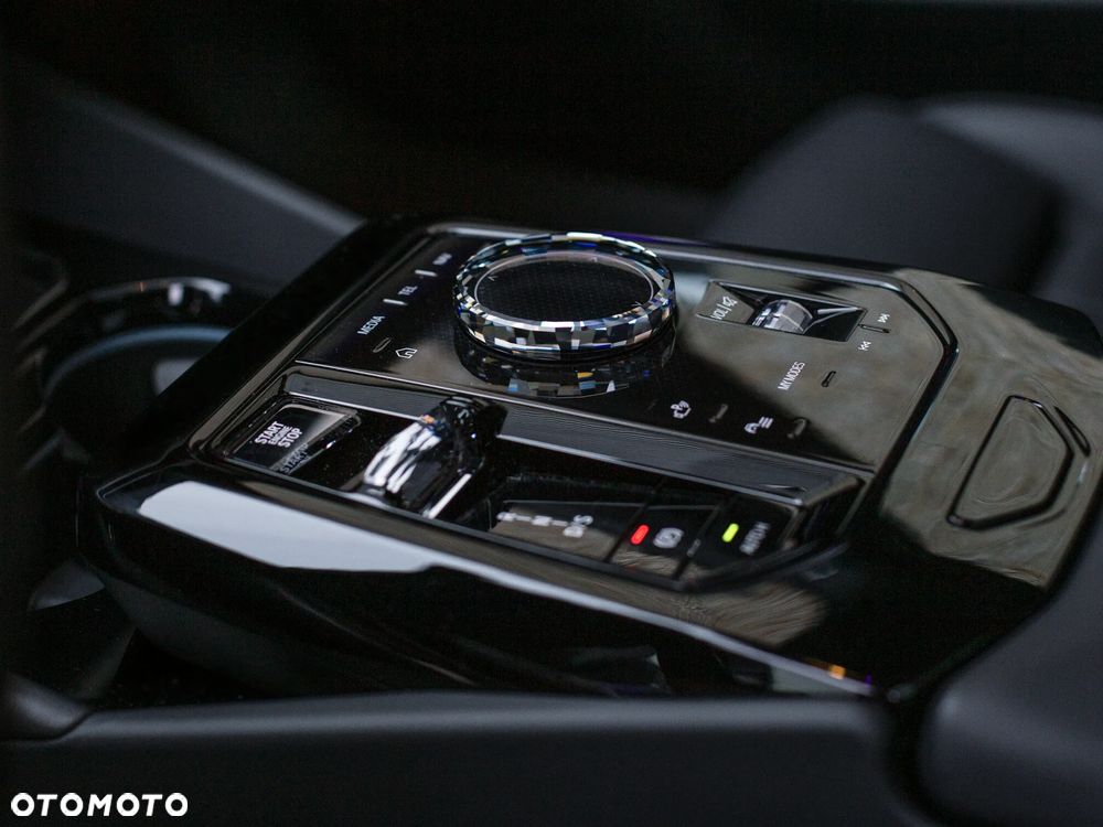 BMW Seria 5 520d xDrive mHEV - 13